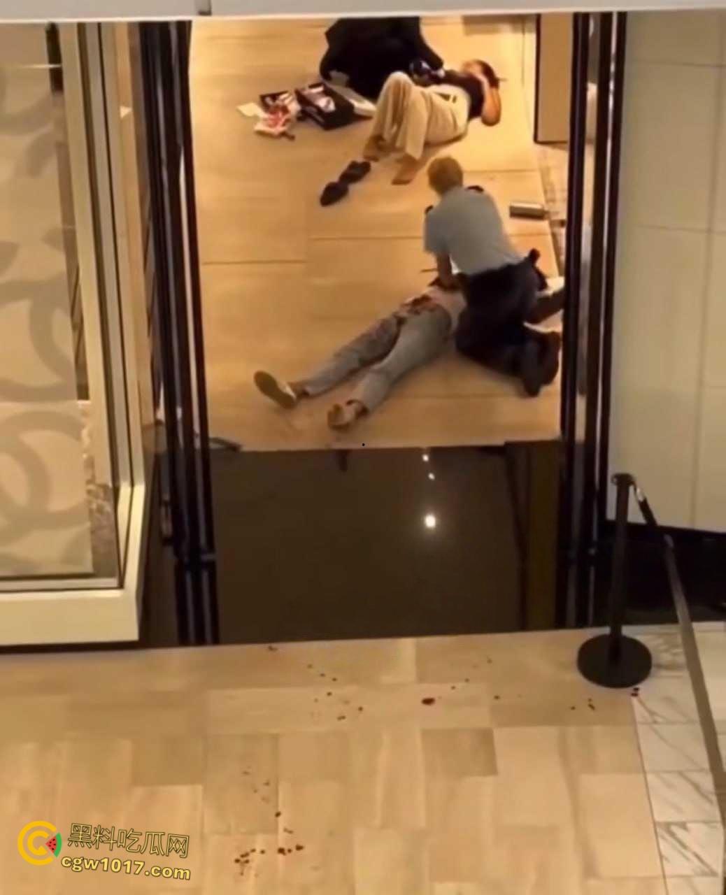 澳大利亚悉尼购物广场，发生无差别持刀砍人事件，网传现场30多人被刺，商场都是尸体多人死亡 ！-7
