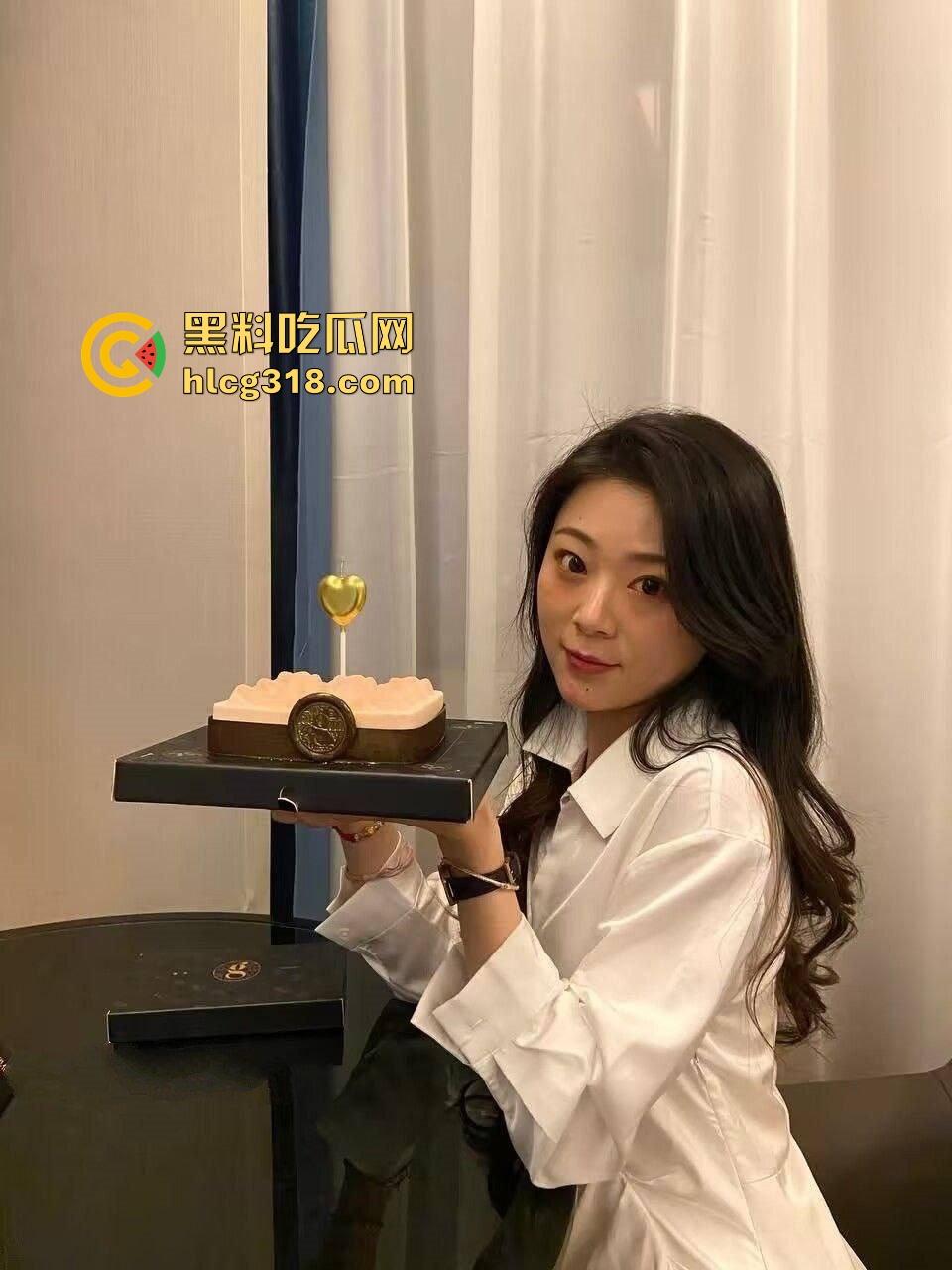 中铁三建女设计师『苗苗』被领导操到高潮口爆后闹掰互撕,操逼一时爽爆雷两行泪,鸡巴进嘴感情归零!-3