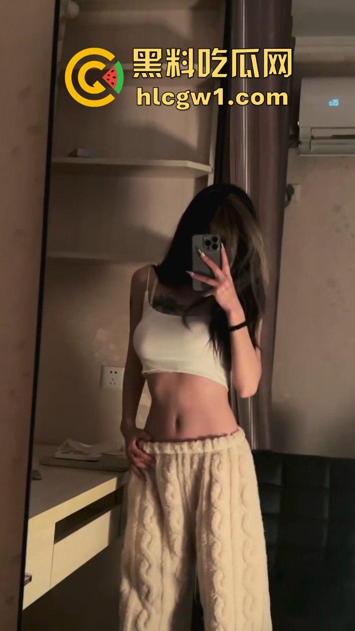 杭州外国语长腿学生妹『 陈雯 』被调教大神操到飞升！从单人啪啪到多人狂操，叫得像头小野猪！-3