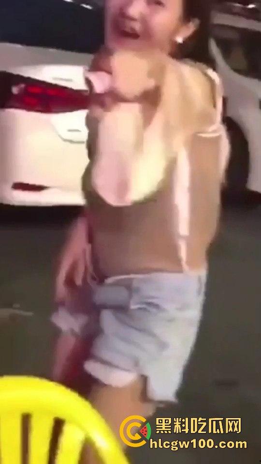 餐桌上开放骚人妻，奇葩操作一个比一个亮眼为了逃酒啥事都能干出来，画面劲爆开放 小编推荐！！-15