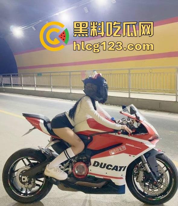 杜卡迪美女骑手林欣幼飙车遭撞飞!口吐鲜血倒地不起,机车女骑再度躺下!-4