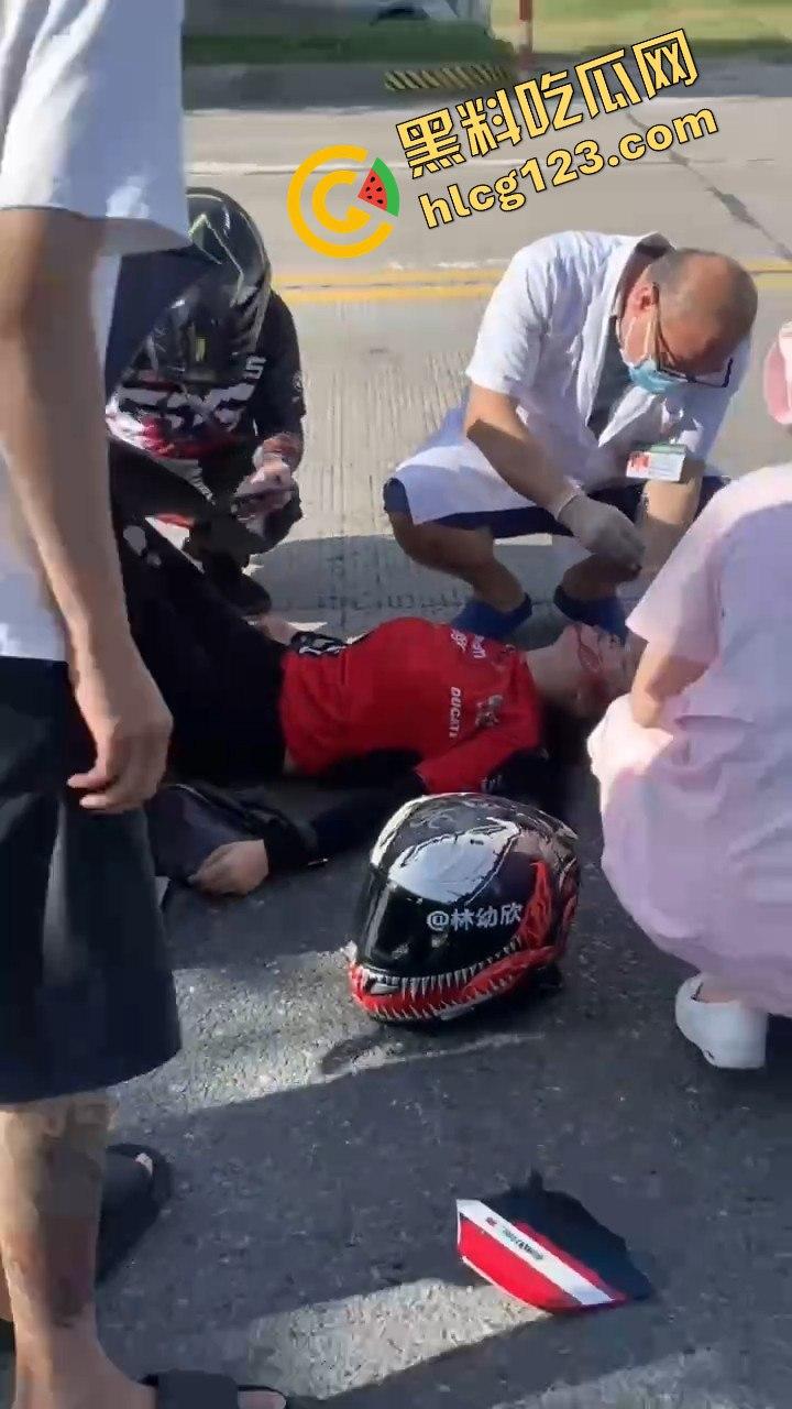 杜卡迪美女骑手林欣幼飙车遭撞飞!口吐鲜血倒地不起,机车女骑再度躺下!-10