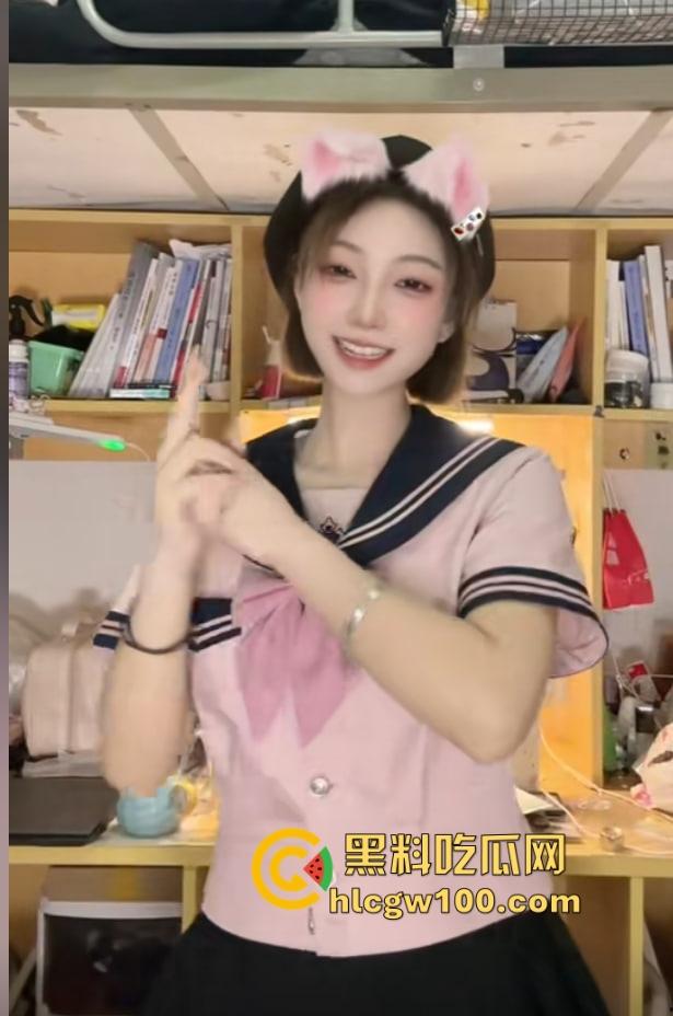 抖音『丫丫Bbar』人称年轻版程老师，直播天天盯射开撸太上头，车速快到起飞，今晚直播间集结冲爆她！-4