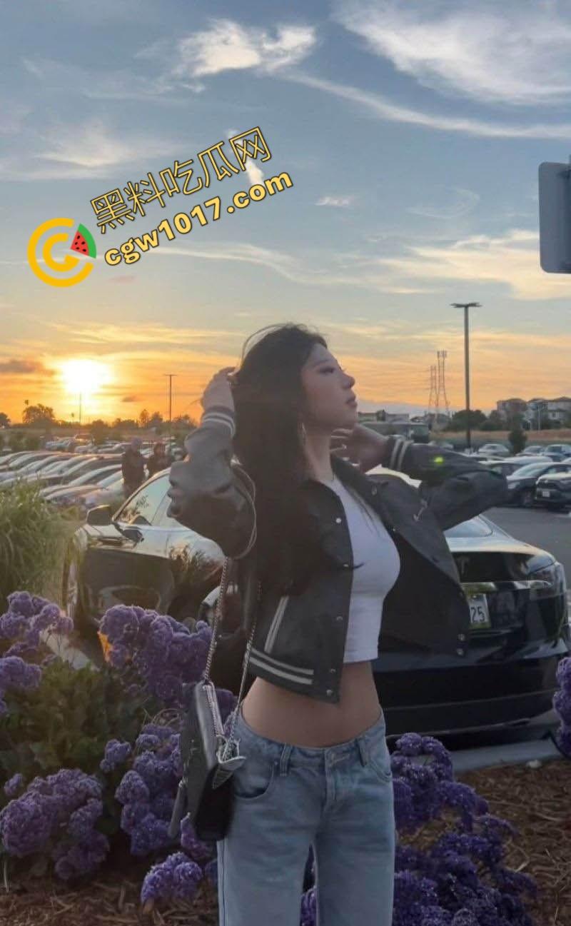 新加坡性感美女留学生被前男友泄露性爱视频爆红网络,极品身材被各种爆操 淫荡本质尽显无遗,火辣画面引发热议-1