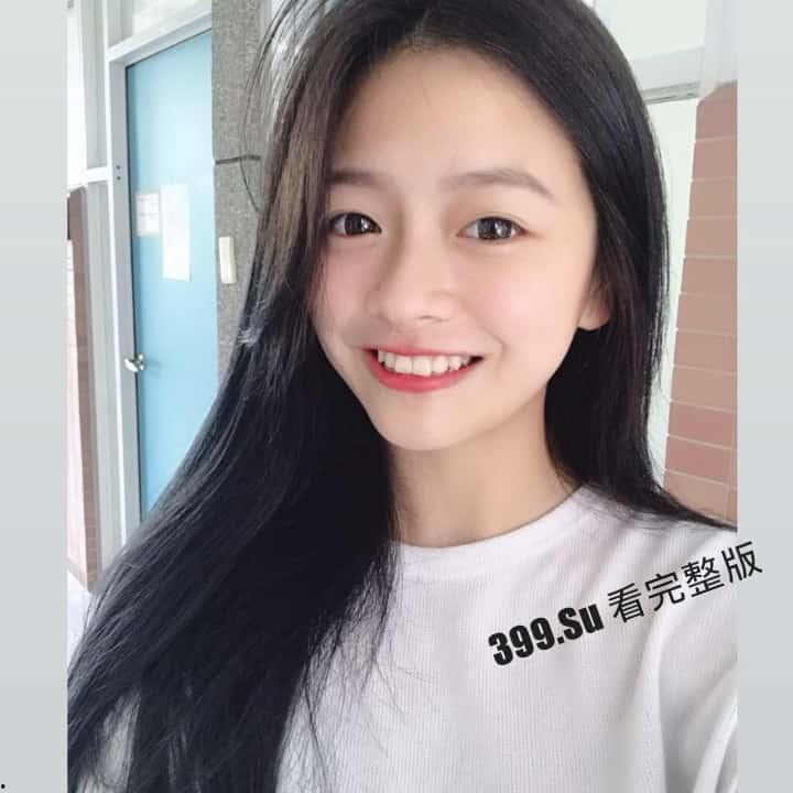 台湾岭东科技大学 漂亮妹妹 林柳瑾 和男友啪啪 泄密流出 没想到衣服下的身材这么顶！-5