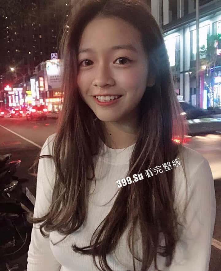 台湾岭东科技大学 漂亮妹妹 林柳瑾 和男友啪啪 泄密流出 没想到衣服下的身材这么顶！-9