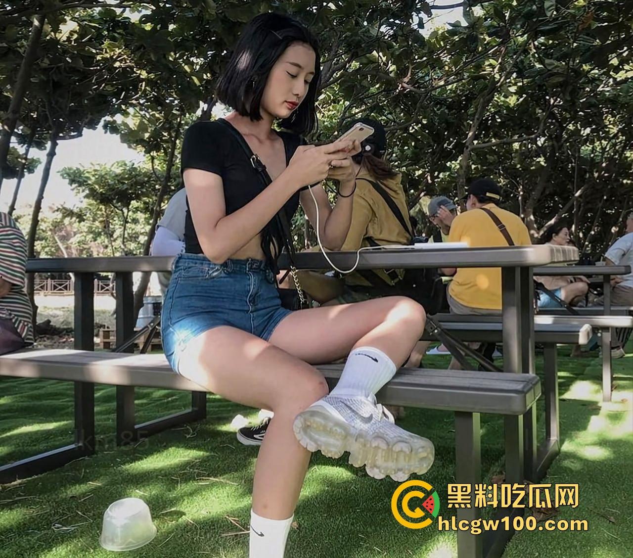 台湾工商学院大一学妹【蒋瑶】大量淫照视频流出，勾搭网友的淫荡小母狗，推荐校园系列！！-14