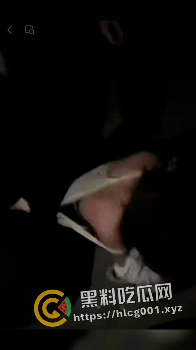 孝义商业街围殴女孩事件！衣服都给扯烂了 霸凌者面目全曝光 竟然全是小仙女 现场视频流出-4