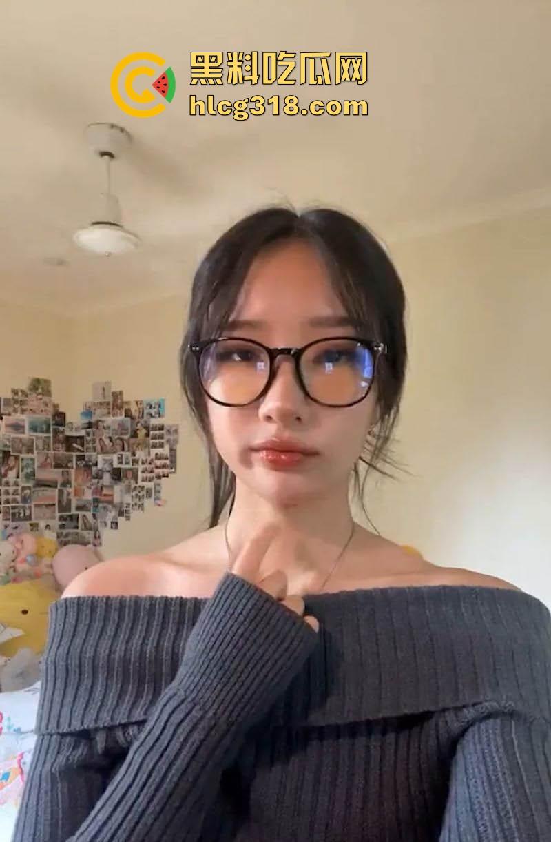 新南威尔士大学【黄立莹】极品清纯女留，粉嫩美乳反差诱惑，露脸口交无套后入，浪叫声让人销魂！-1