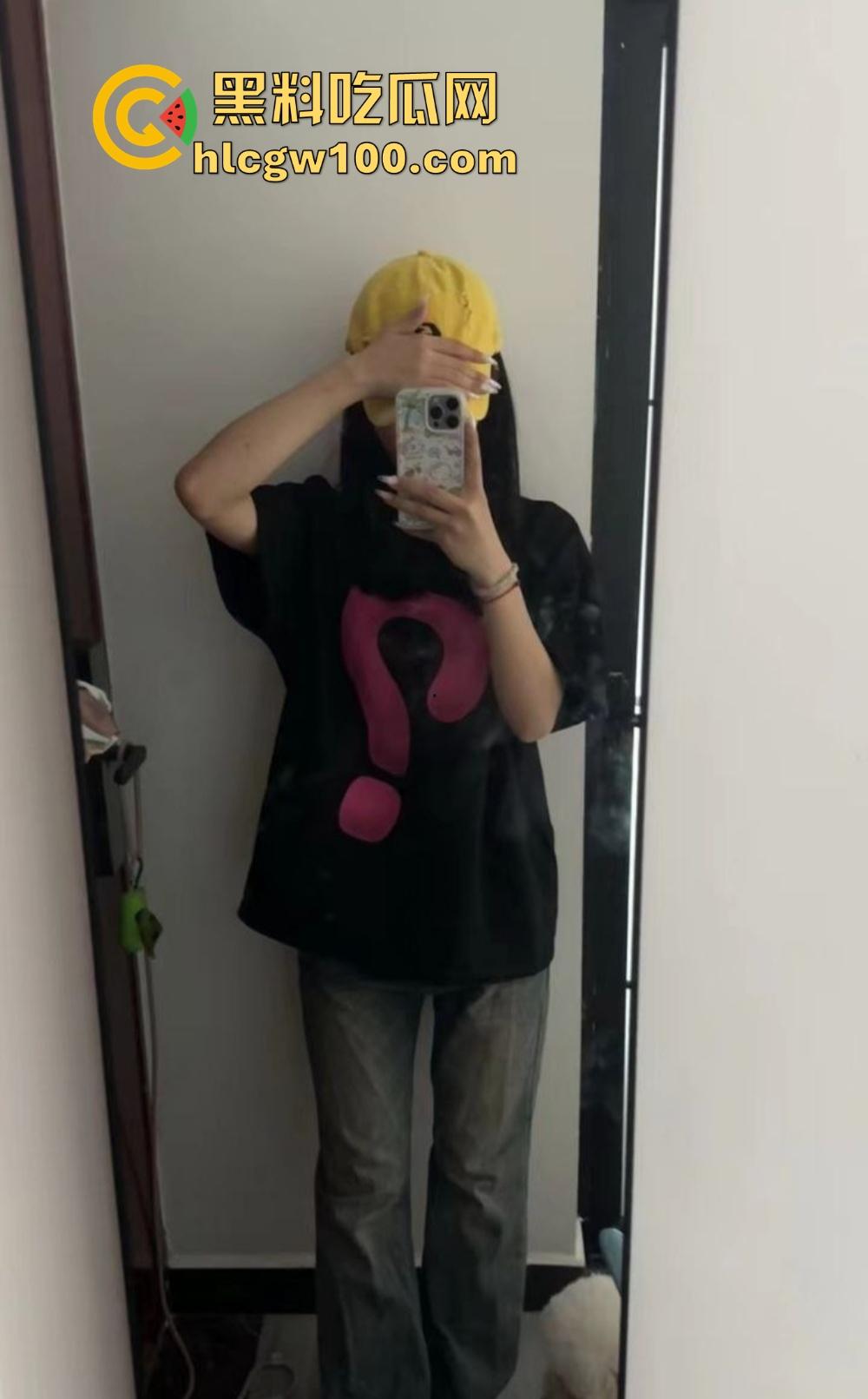 长沙女主播『冯洛涵』可纯可欲可调情 线上钓金主线下上门服务为钱疯狂  千里送逼秀腰臀技术！-2