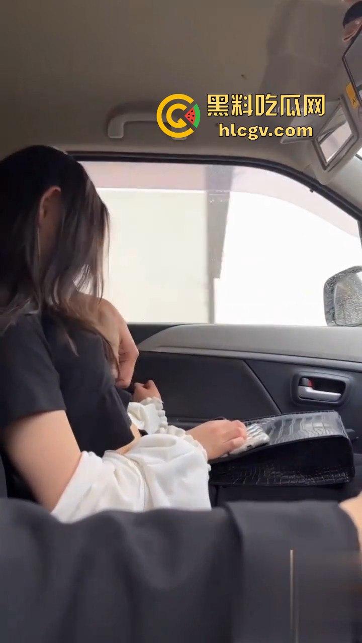 省钱高手车震玩学妹『赵倩倩』！耐不住车震高潮开房费直接免了，车上吃干抹净，无套内射完美收尾！-2