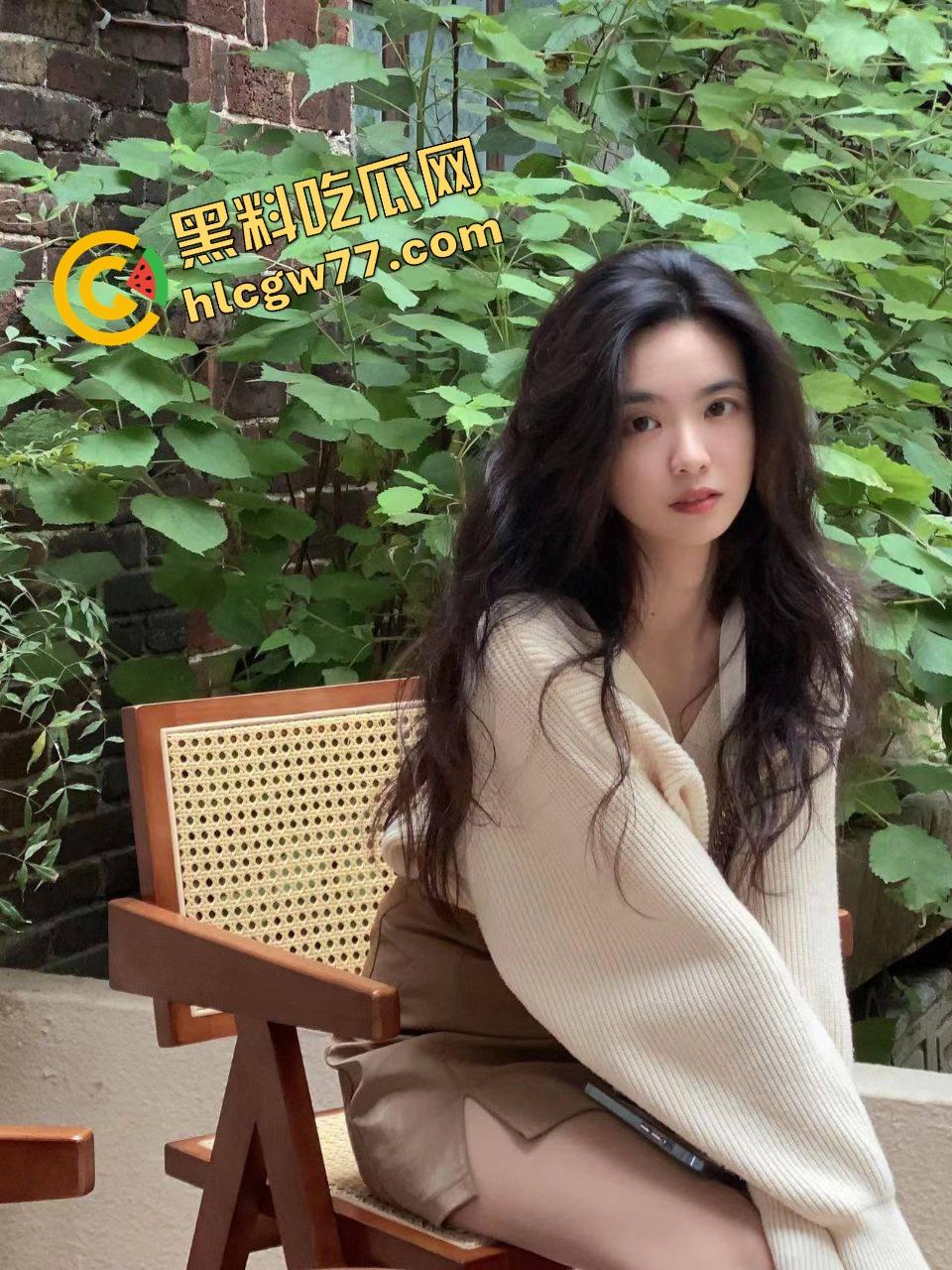 她的膝盖不属于健身房，而是属于床边与地板之间，厦门『袁苗苗』的肉体哲学课！-4