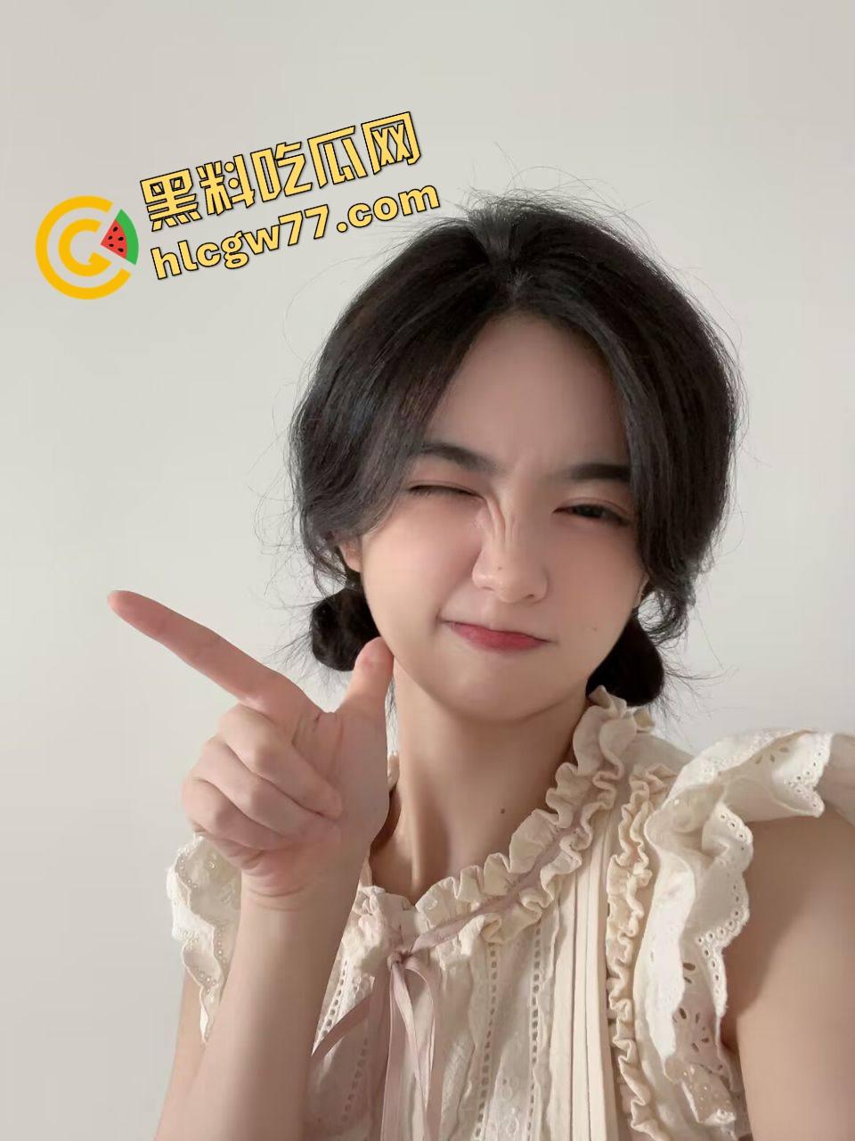 她的膝盖不属于健身房，而是属于床边与地板之间，厦门『袁苗苗』的肉体哲学课！-5