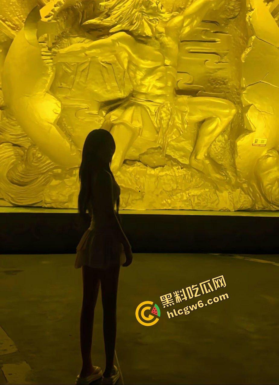 长沙雨花区火辣身材社会反差骚鸡【张雯倩】网聊约炮遇同小区单男 激情爆干骚逼！原创独家流出！-7