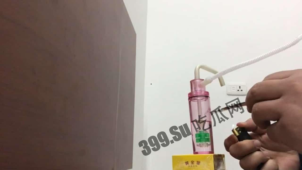 #泄密流出 #毒圈乱象 假大款用吸食 #冰毒麻古 控制几位美女少妇做性奴炮友，边吸边做爱-1