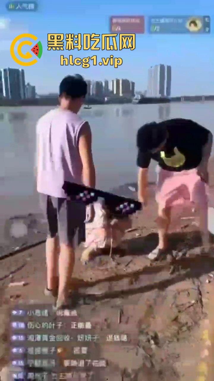 湘潭惊天骗婚案，五十岁大妈假冒身份骗婚二十岁小伙，荒唐谎言曝光，小伙被骗得团团转！-3