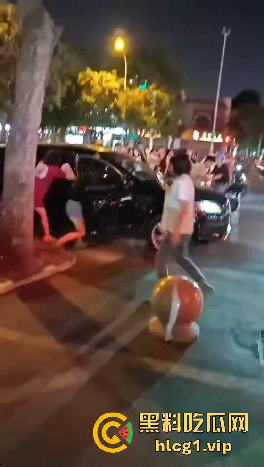 捉奸变反被捉！19岁妹子石家庄大街哭崩，十年小三梦破碎一地！-5