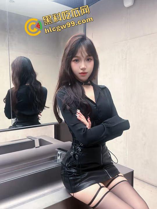 山西太原极品身材反差婊【沈怡】精装朋友圈擦边勾引，约炮大哥全裸后入插逼！独家曝光流出！-2