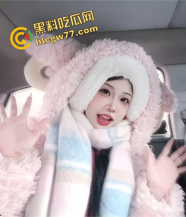 赣州00后【刘飞羽】裸贷爆料，高颜值女神私密撩姿大曝光，黑美甲让人看了都想舔！-2