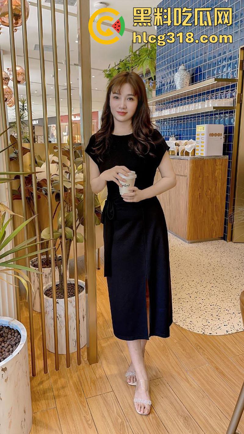 风骚岳母淫操乱伦记，极品身材长腿丈母娘，趁女儿上班，和女婿在婚房口交啪啪，性爱自拍流出！-1