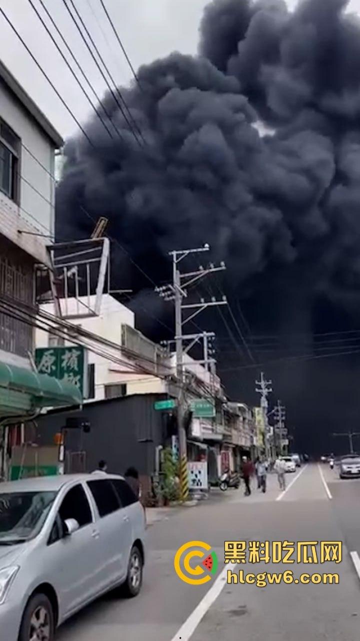 突发！台湾一超市仓库发生火灾 已致9死7伤 现场视频曝光！-8