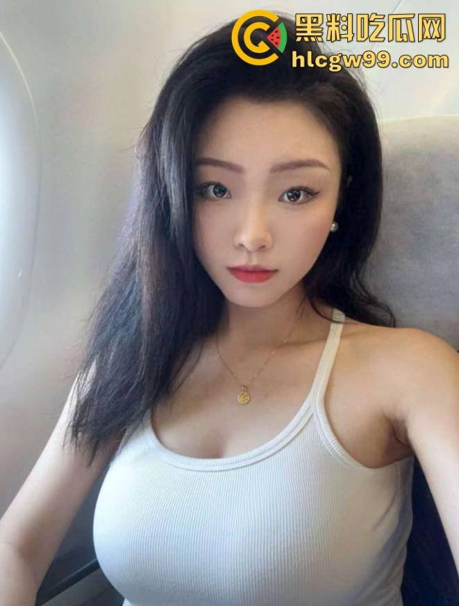 重庆高端小姐【溱浠雨】不雅自拍泄密，巨乳御姐一对天然大奶震翻天，蜂腰翘臀操得客户鸡巴疼！-3