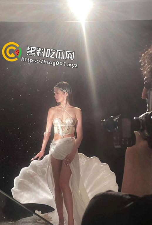 推特大神 专门开发学生诱骗小女孩从啪啪啪到多p 越玩越刺激 这次是外国语学院的小母狗-1