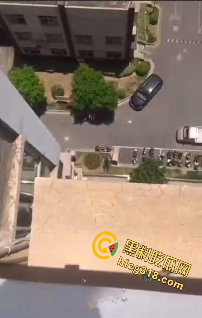 天台刺激拍照翻车，装逼坠楼，推人入狱，判个死刑还是判个无期呢？-7