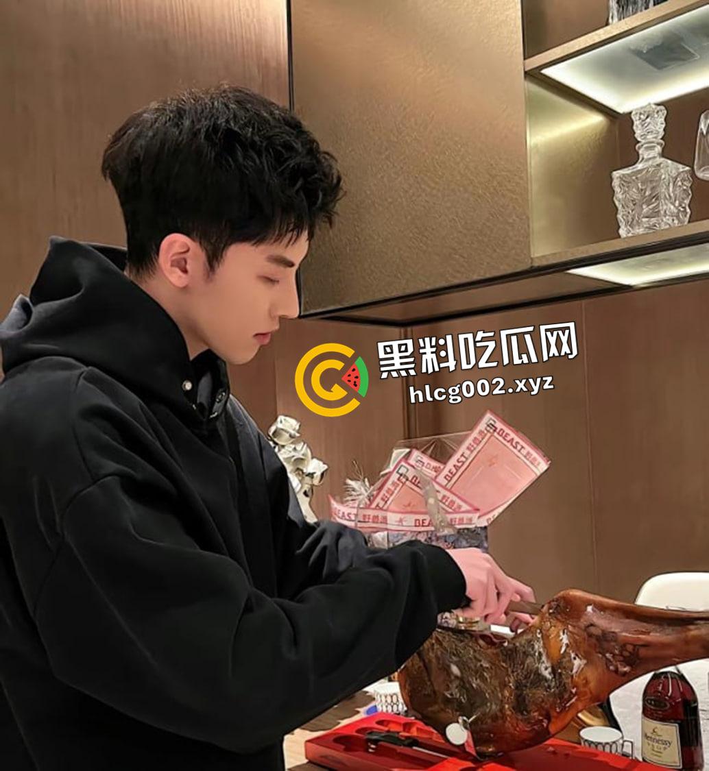 抖音千万粉网红【郑燕姿】官宣怀孕之际男友【韩亿】被骂上热搜！曝出男友出轨开房内射女生引发矛盾！-3