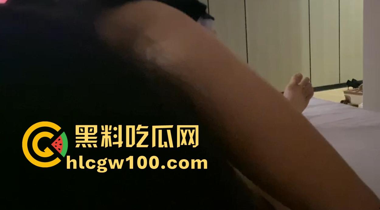 河南周口瓜友自爆，胖骚表姨比小姨夫还饥渴，骚穴紧高潮多，舔逼舔屁眼喂不饱，小姨夫舔不动的我全包了！-6