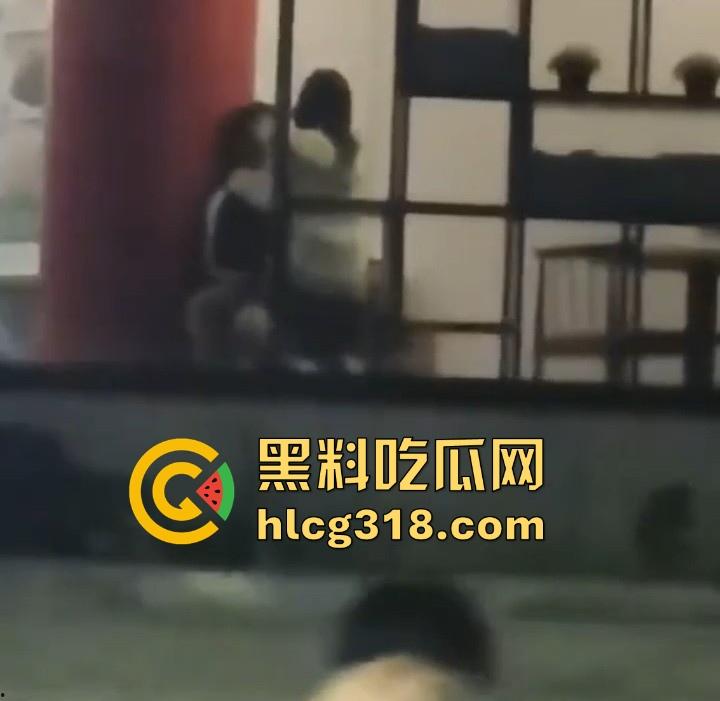 大学的野战瞬间！盘点一下那些性欲极其小伙户外的大学小情侣们的现场视频 满满的荷尔蒙呀！-3