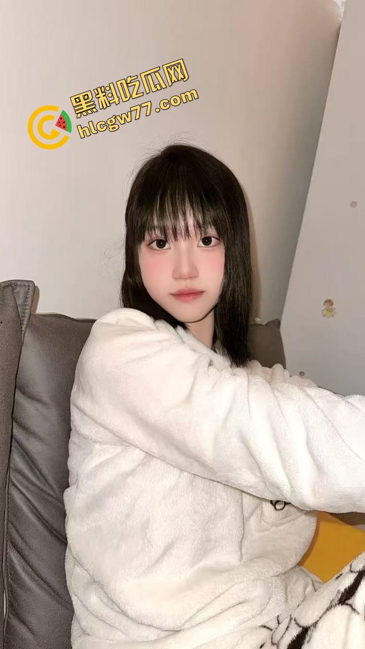 新东方数学老师【田秋弥】表面严师私下变骚狗，爱被羞辱意淫，高潮主动喊草大力点！-1