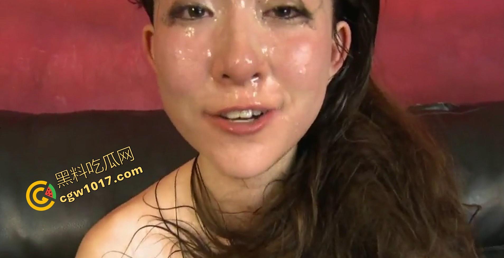 极限暴力深喉，洋人大屌狂插亚裔骚逼小嘴，双脚捆头爆口射出，淫液满天飞，感觉都快窒息了！-11