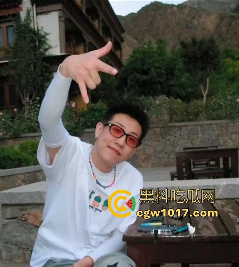 抖音百万级网红 老白不喝酒 被曝拒付3000陪滑费 女主发文控诉 身份却被实锤为外围女 完整版！-7