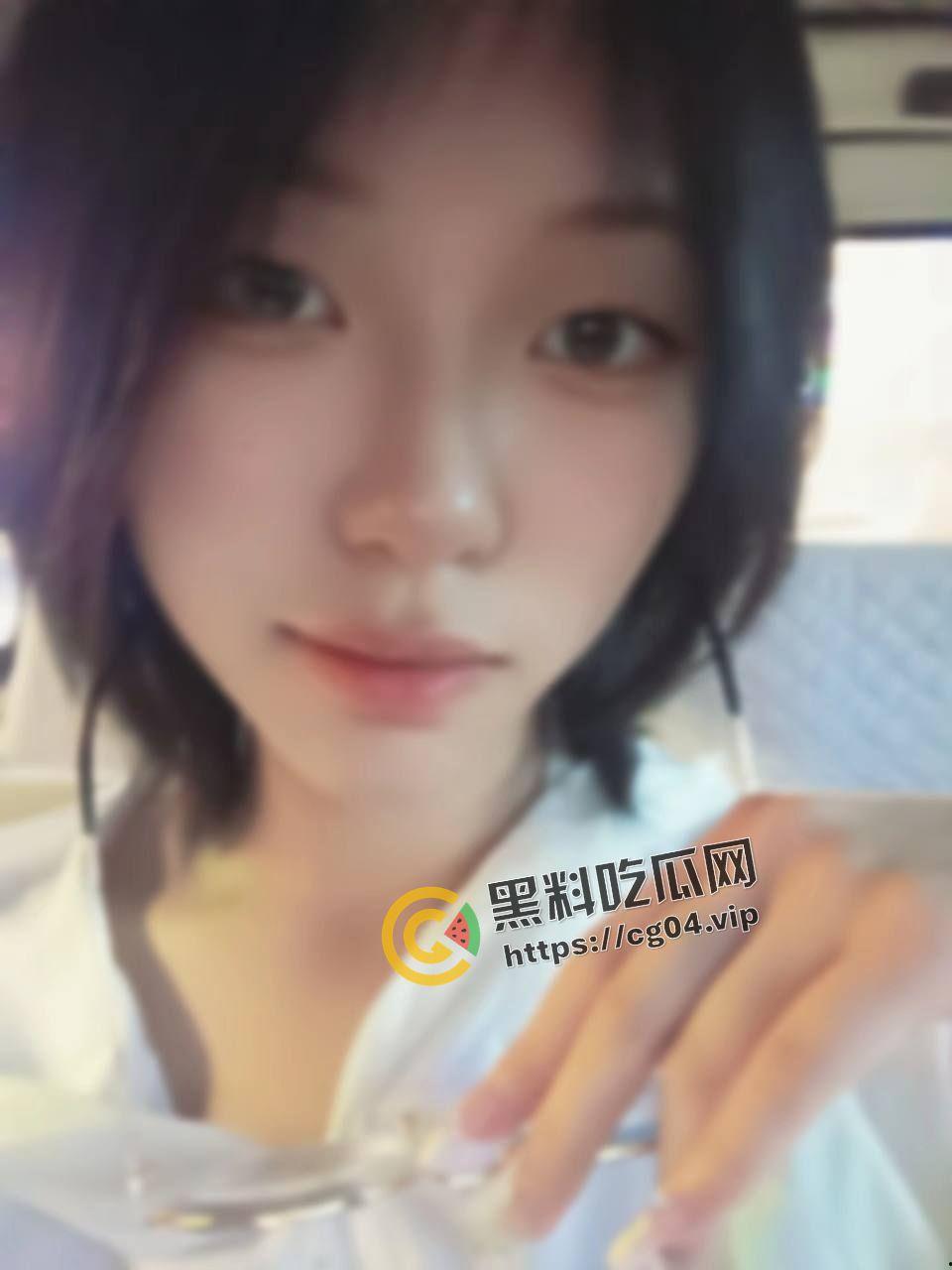 吉林外国语学院【玉美婷】被渣男分手后曝光流出吃鸡视频 这么清纯怎么会看上渣男呢-3