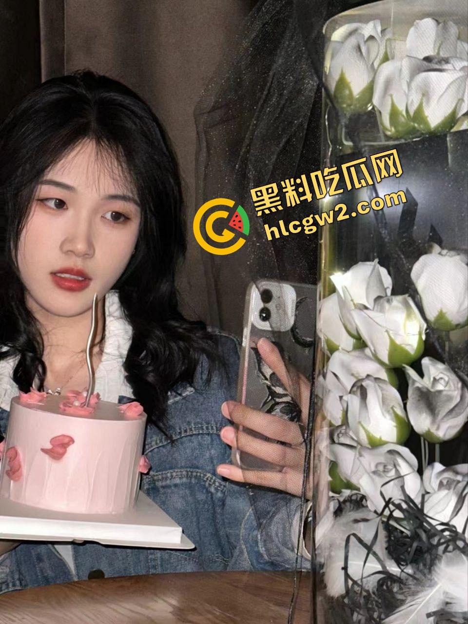 河南女子职业学院反差骚鸡『林思婉』宿舍床帘内全裸自慰 口爆单男爆插骚逼！独家流出！-5