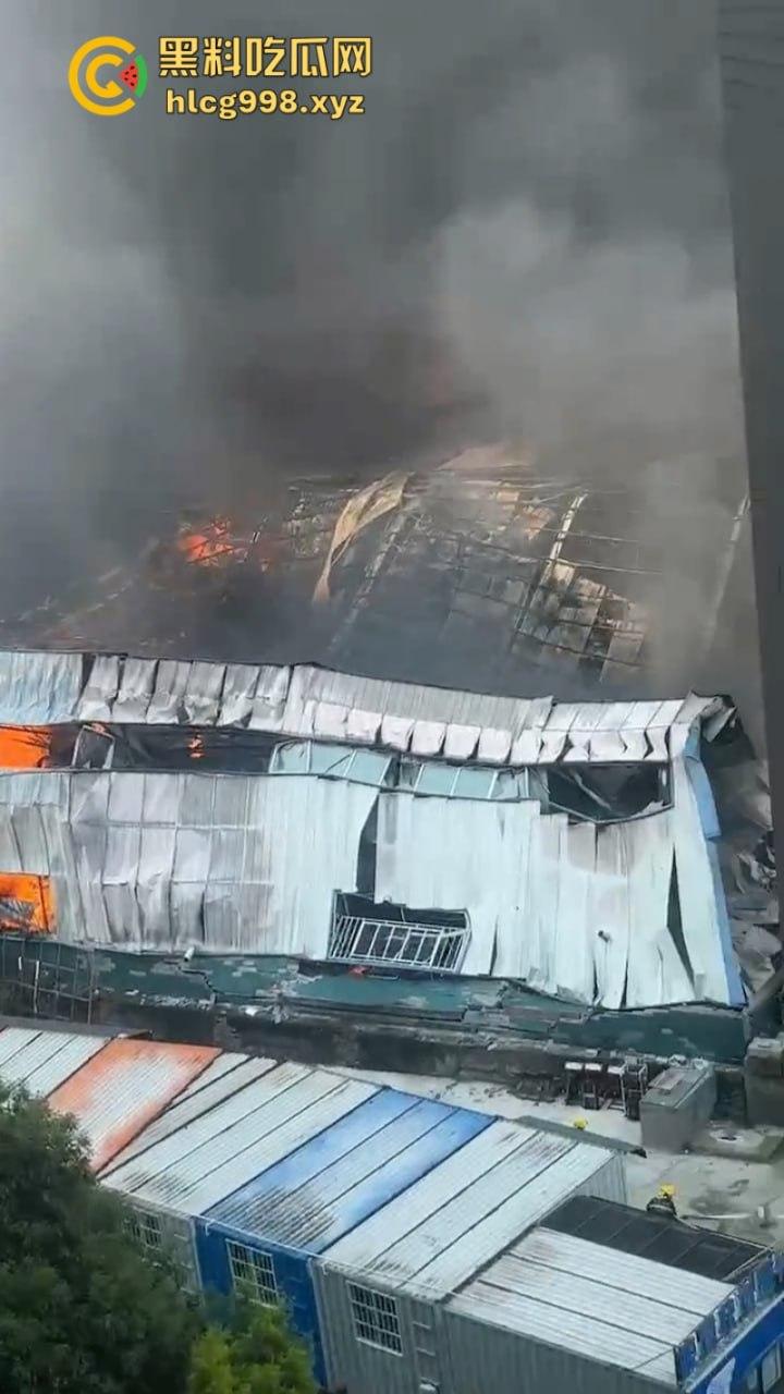 华阳红瓦二手家具市场突发大火 天干物燥成隐患导火索!-1