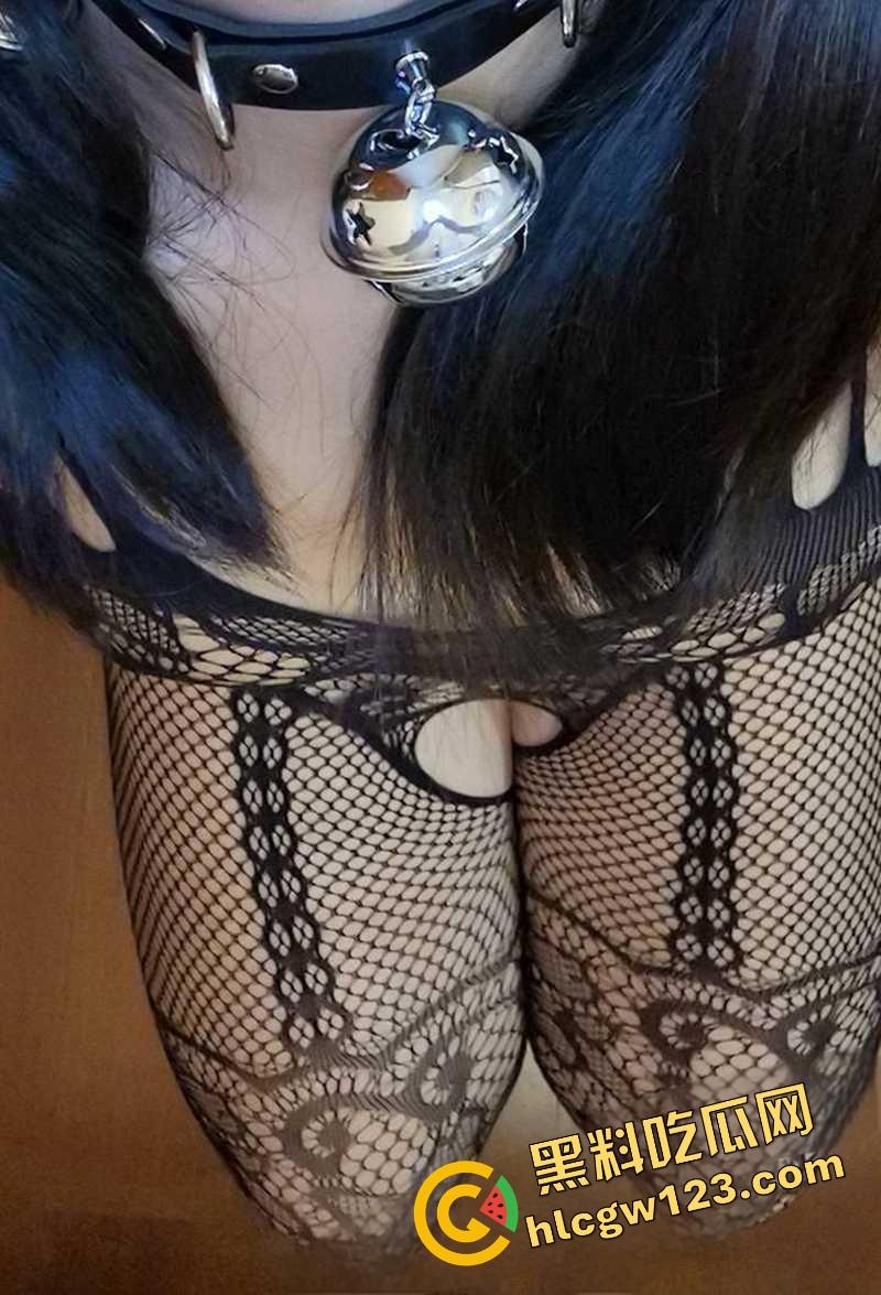 辽宁阜新反差婊【杨舒琦】翘臀开档连体衣被操到断片，3P4P全程露脸流出 前后夹击爆操群交！-8