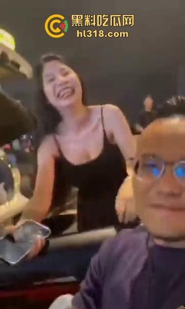 一杯柠檬茶就能细看G杯大奶，小姐姐纯手工猛打，其实我一直喜欢喝柠檬茶，什么大不大奶的无所谓！-5