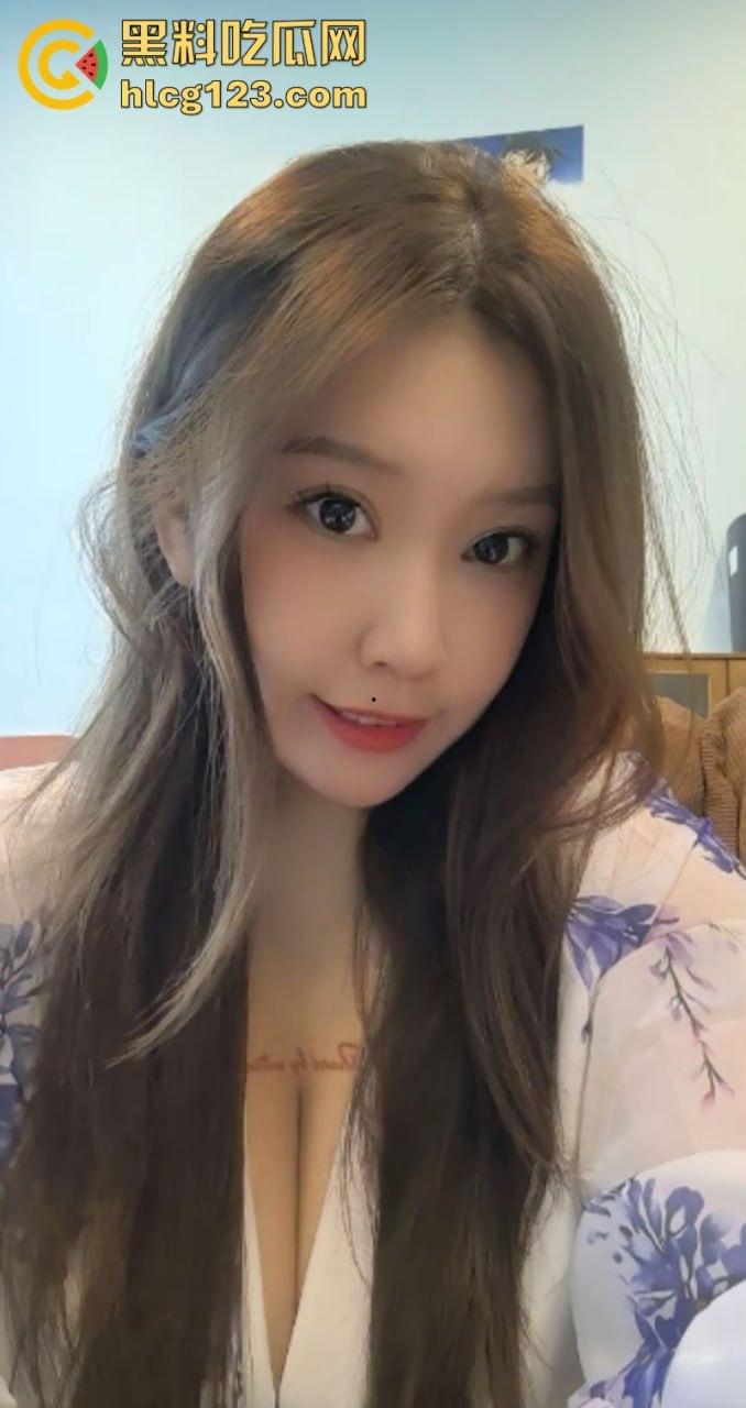 这奶子比我头都大！抖音巨乳网红 【G宝】 奶子绝对的真 这得多大罩杯啊！-9