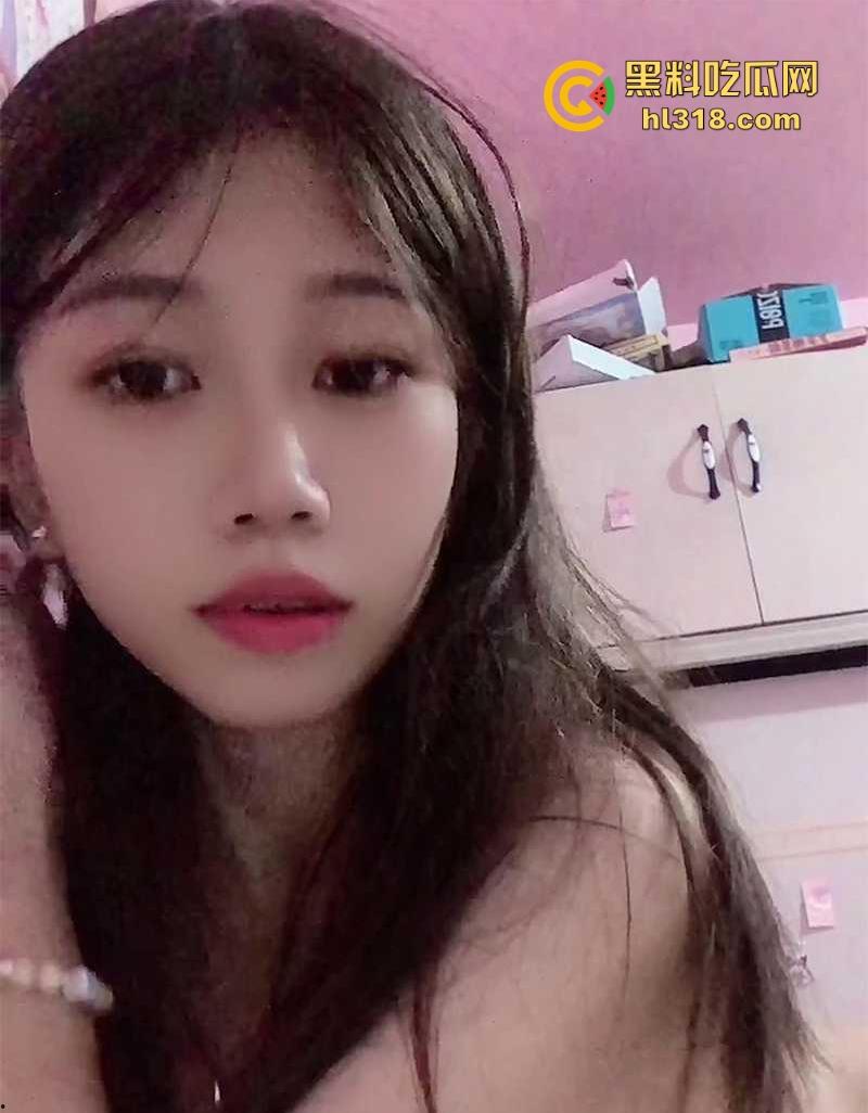 极品萝莉【洛丽塔欢欢】收费福利曝光，清纯大眼妹变身小淫娃，全裸露脸撅翘臀秀骚穴骚到爆！-6