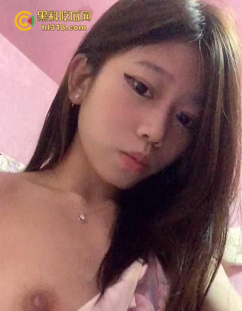 极品萝莉【洛丽塔欢欢】收费福利曝光，清纯大眼妹变身小淫娃，全裸露脸撅翘臀秀骚穴骚到爆！-9