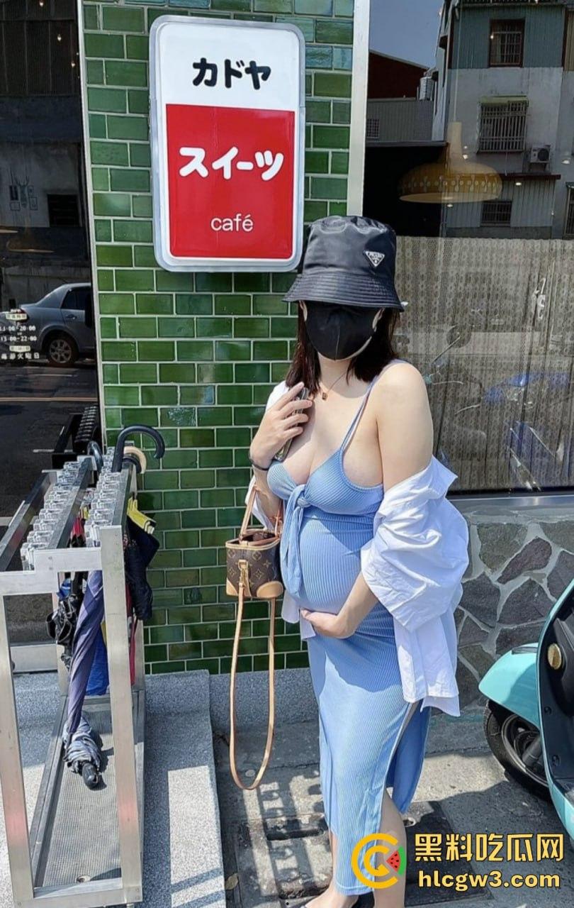 杭州极品骚货人妻【雪莉】大肚婆性欲爆表，浴室湿身口交狂舔，后入猛干无套中出，浴室爆操视频意外流出！-39