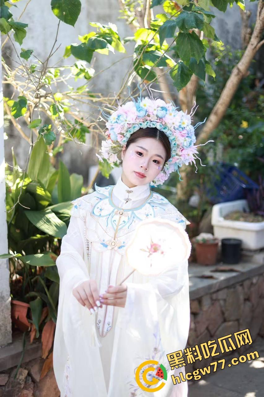 绿帽博主陌泽夫妻 首次体验夜未央租妻服务 性感骚妻被金主疯狂舔穴 前后夹击暴力输出！-3