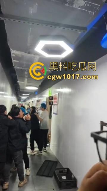 21世纪外卖员经典战役，美饿大战、出餐口大战后厨等等名场面，当今社会最不好惹的一群人，生死看淡不服就干！-2