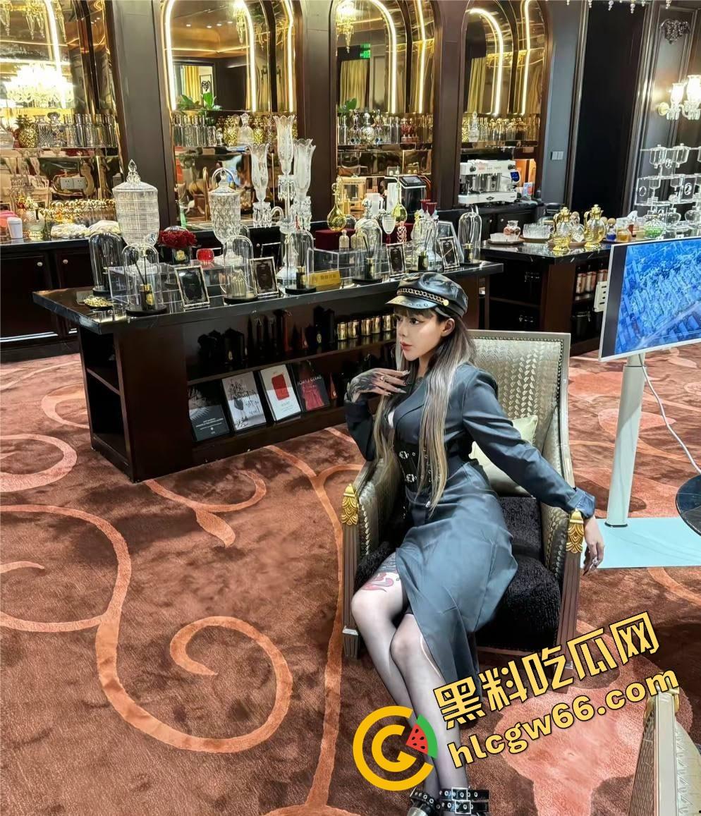 天津吸毒女王『小雨』身份曝光 卖逼上瘾当M母狗吸毒直播啪啪两开花 原来是她！-1