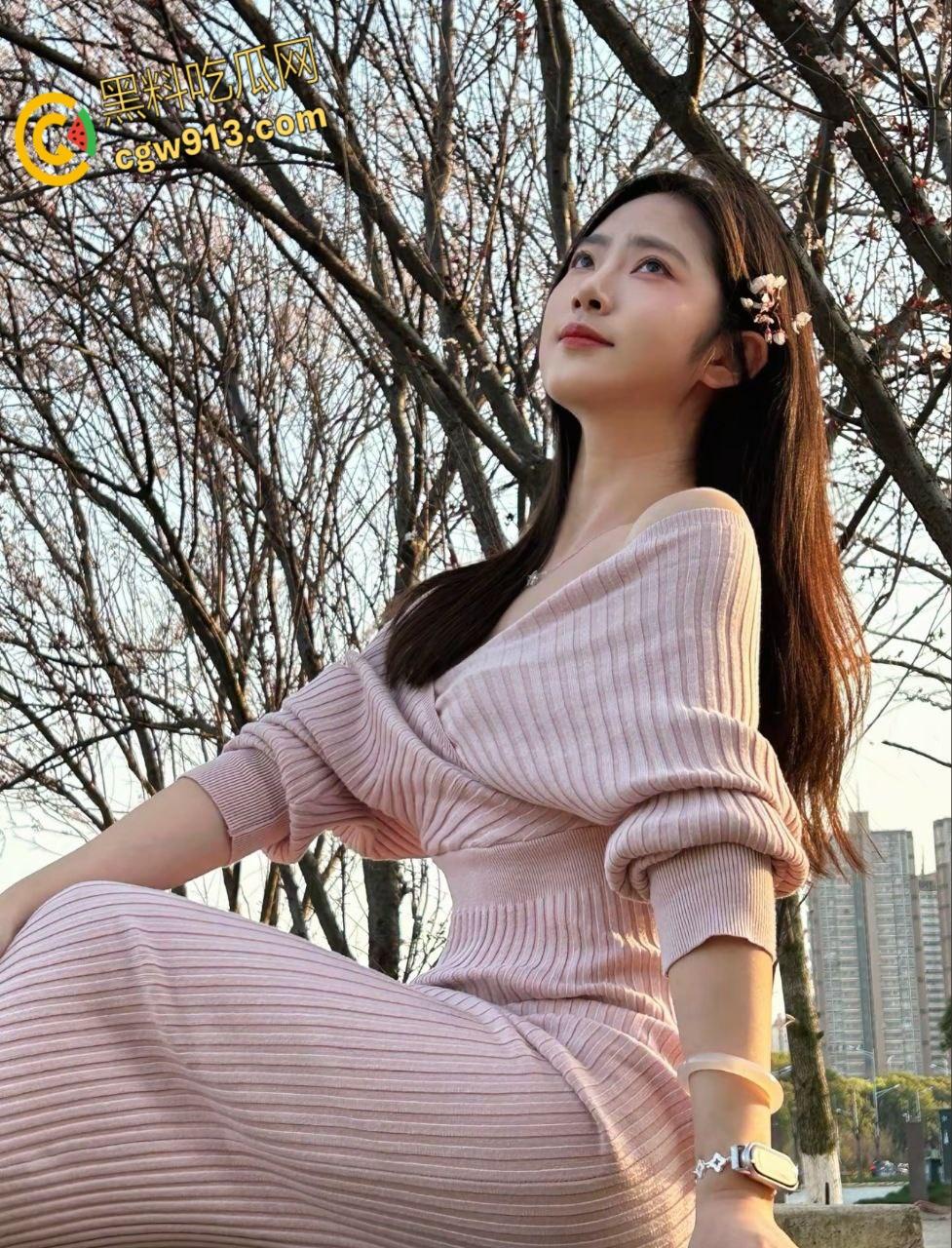 山东理工大学高颜值御姐【郑悦】，恋爱期间出轨偷情，被体育生大屌后入折服，还被炮友发小视频给男友！-2