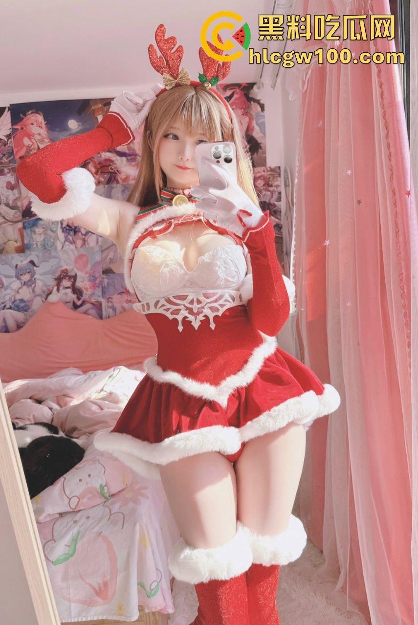 昨晚圣诞夜全员骑鹿 圣诞炮王排行榜火辣出炉 骚气红装妹子一边抽烟喝酒一边操B，礼物湿得发亮！-5
