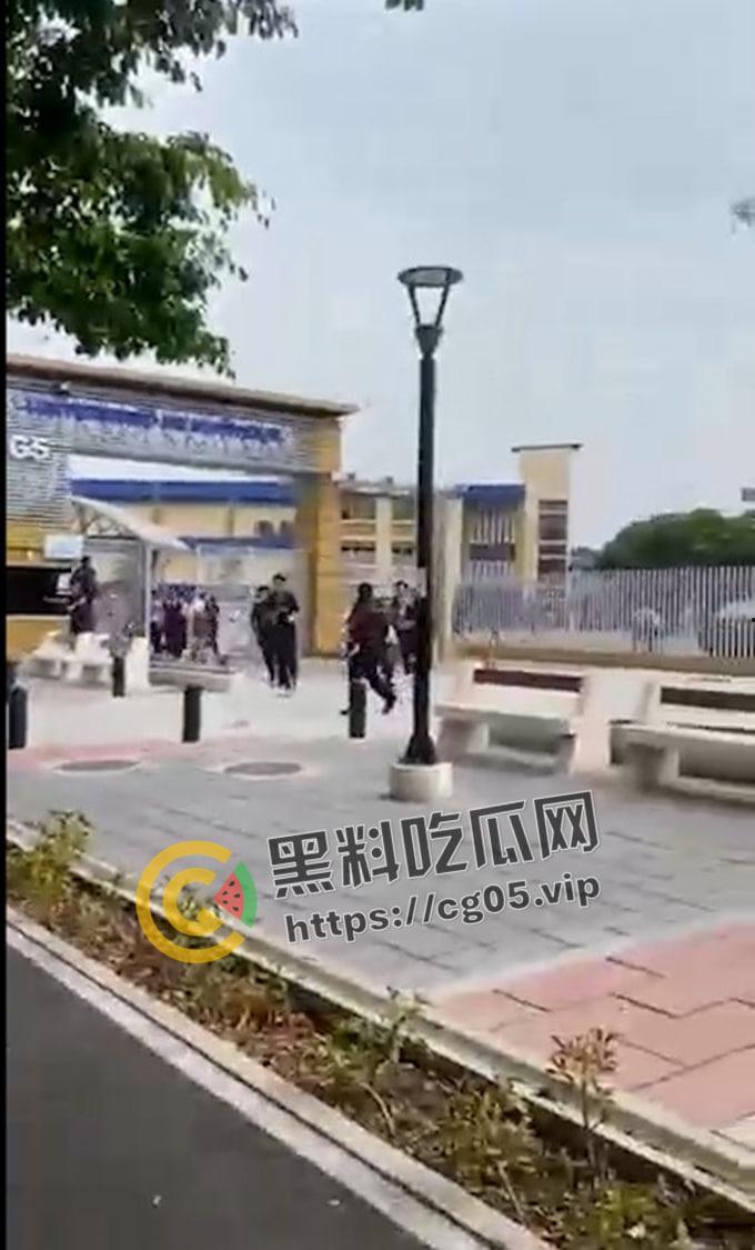 紧急！厄瓜多尔整个国家进入“国内武装冲突”状态，监狱沦陷 电视台绑架 当众火烧人  混乱不堪-4