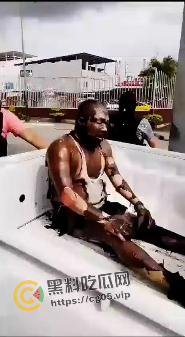 紧急！厄瓜多尔整个国家进入“国内武装冲突”状态，监狱沦陷 电视台绑架 当众火烧人  混乱不堪-8